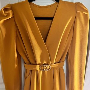 Beautiful dress for all occasions , size 6